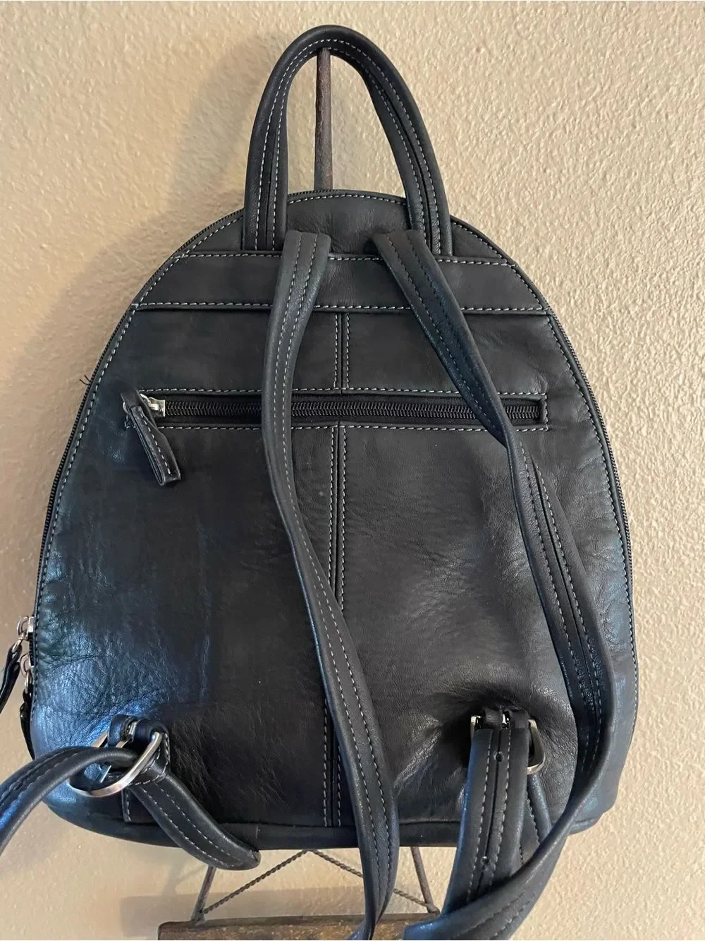 Tignanello Black Leather Women’s Backpack